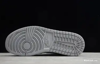 LIGHT SMOKE 1 GREY JORDAN MID AIR 0519
